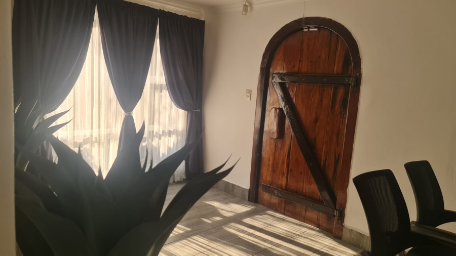 5 Bedroom Property for Sale in Protea Park North West